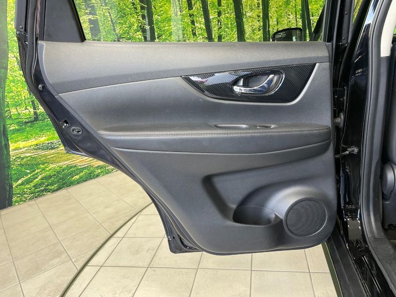 2017 Nissan X-Trail DBA-T32 (UW-6a8fac407faf7)[16]