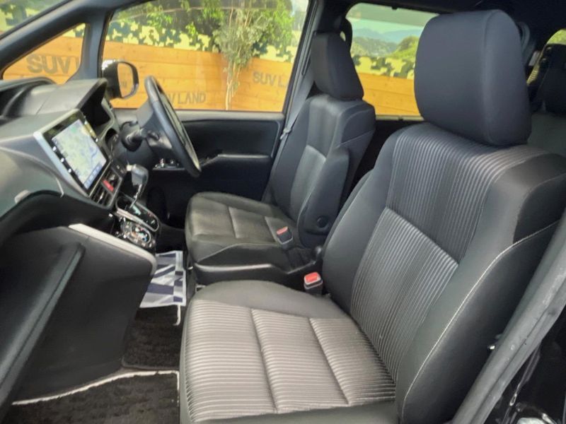 2019 Toyota Voxy DBA-ZRR80W (UW-6a8fac9b4410a)[14]