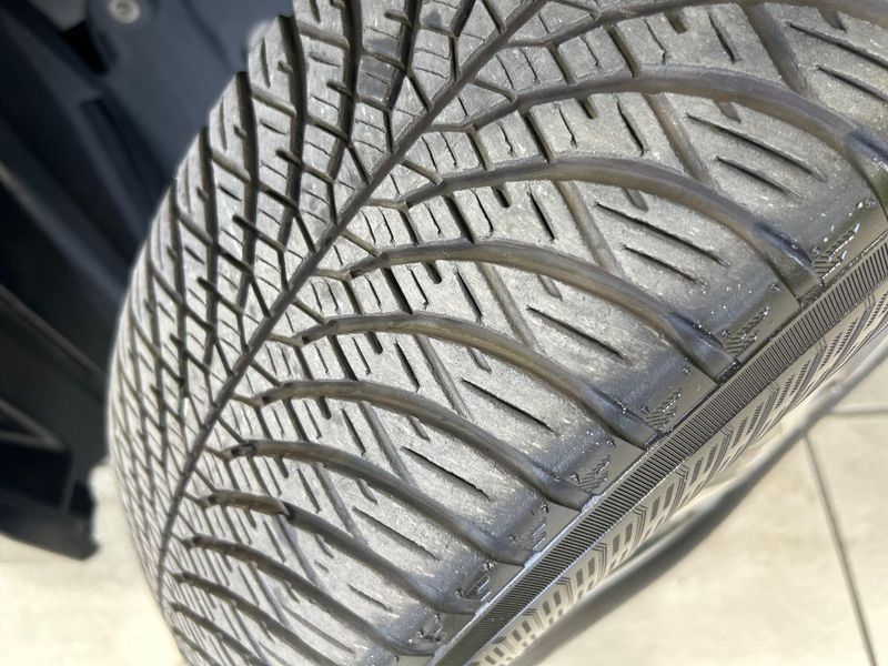 2019 Toyota Esquire DBA-ZRR80G (UW-6a8fac9b7595f)[20]