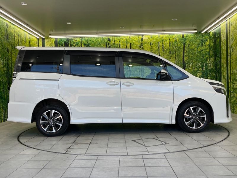 2017 Toyota Voxy DBA-ZRR85W (UW-6a8faca06ec8d)[12]