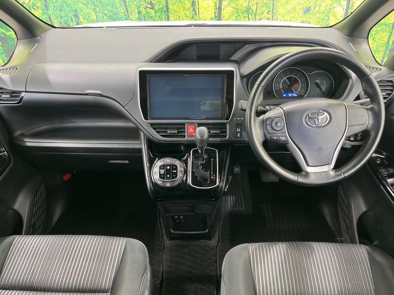 2017 Toyota Voxy DBA-ZRR85W (UW-6a8faca06ec8d)[28]