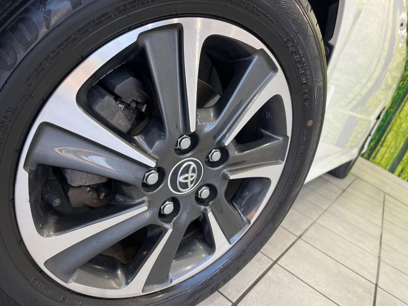 2017 Toyota Voxy DBA-ZRR85W (UW-6a8faca06ec8d)[4]