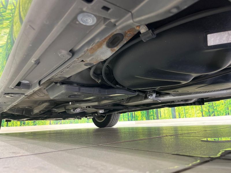 2012 Toyota Prius α DAA-ZVW41W (UW-6a8facb7a0170)[19]