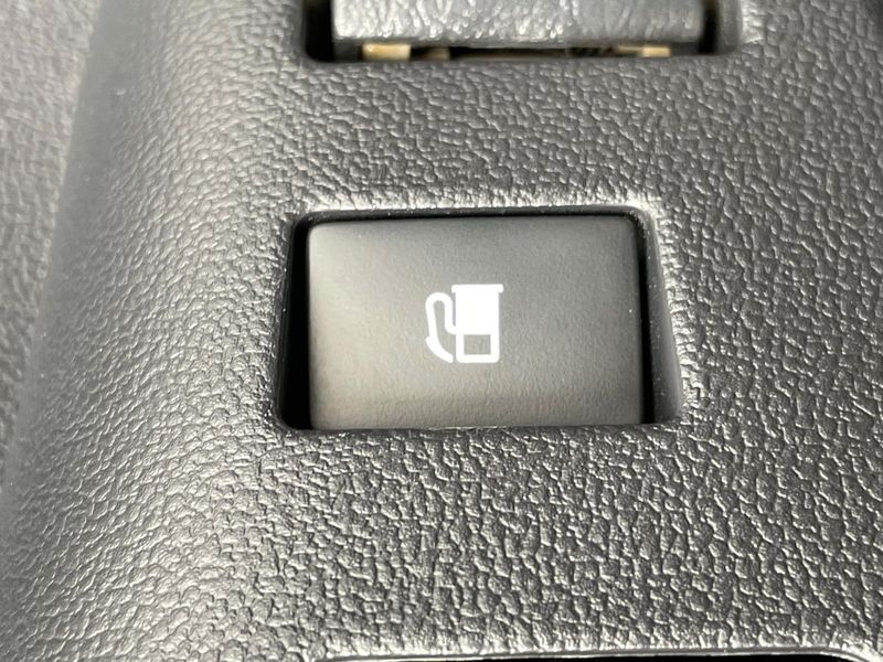 2020 Toyota Prius 6AA-ZVW51 (UW-6a8facc067c6a)[14]