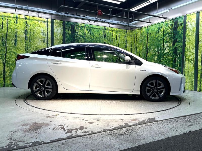2019 Toyota Prius DAA-ZVW51 (UW-6a8facc4a2551)[21]