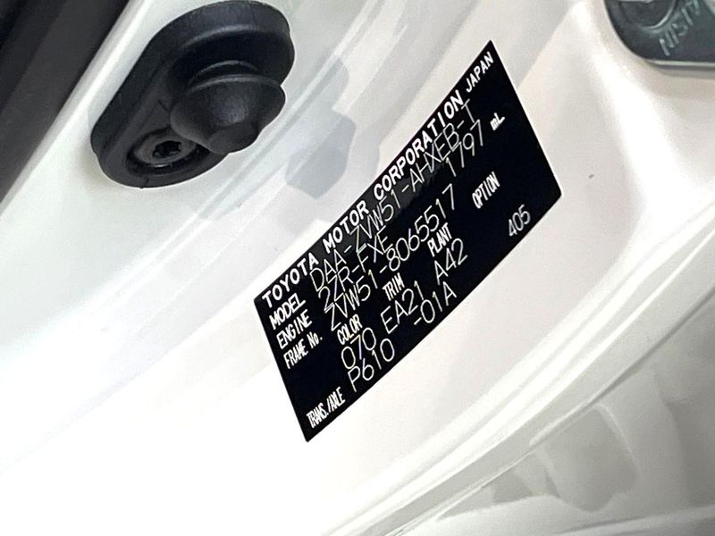 2019 Toyota Prius DAA-ZVW51 (UW-6a8facc4a2551)[1]