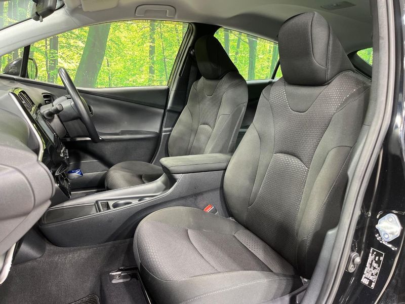 2019 Toyota Prius DAA-ZVW55 (UW-6a8facc6684ba)[19]