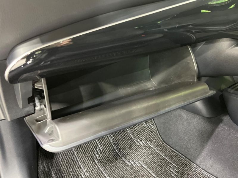 2019 Toyota Prius DAA-ZVW55 (UW-6a8facc6684ba)[21]