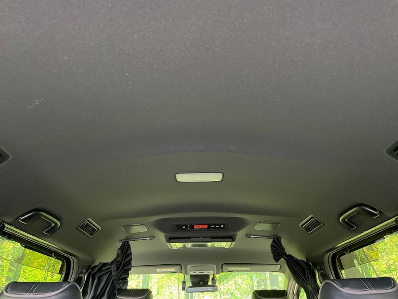 2018 Toyota Voxy DAA-ZWR80W (UW-6a8faccf2a2f6)[16]