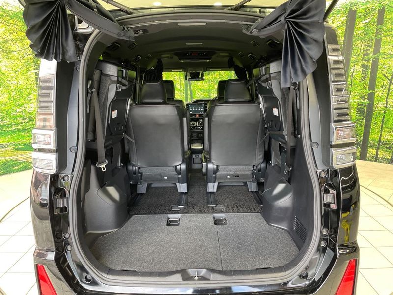 2018 Toyota Voxy DAA-ZWR80W (UW-6a8faccf2a2f6)[18]