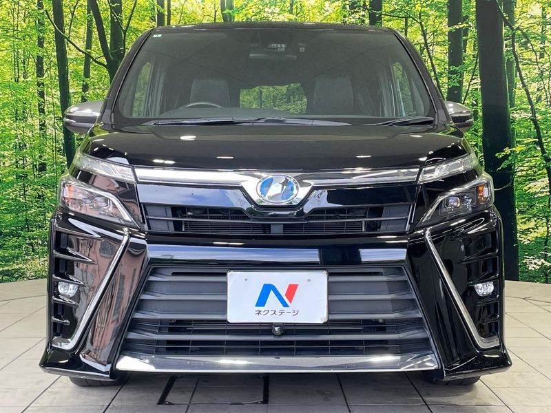 2018 Toyota Voxy DAA-ZWR80W (UW-6a8faccf2a2f6)[5]