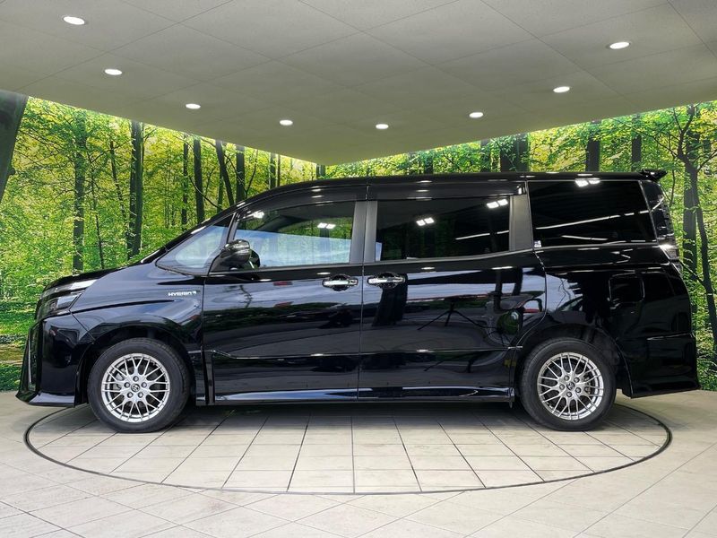 2018 Toyota Voxy DAA-ZWR80W (UW-6a8faccf2a2f6)[6]