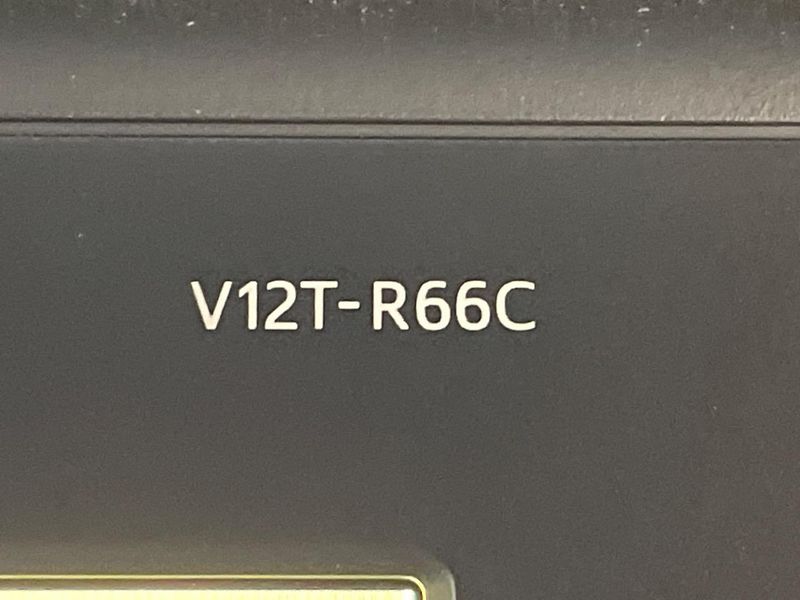 2018 Toyota Voxy DAA-ZWR80W (UW-6a8faccf2a2f6)[21]