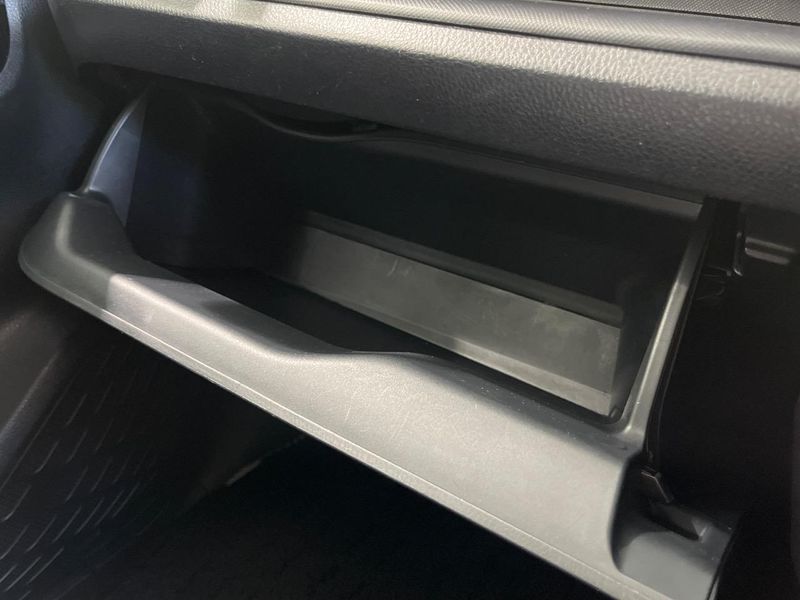2020 Toyota Voxy 6AA-ZWR80W (UW-6a8facd17cfeb)[29]