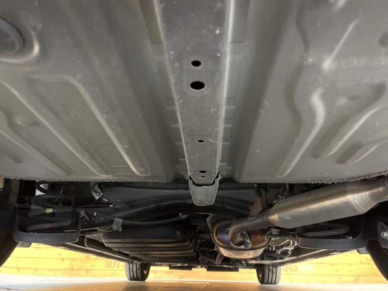2021 Toyota Voxy 6AA-ZWR80W (UW-6a8facd1ae1d6)[15]