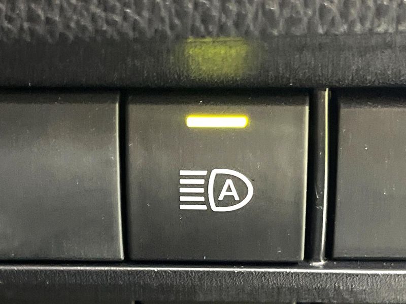 2022 Toyota Voxy 6AA-ZWR90W (UW-6a8facd444804)[9]