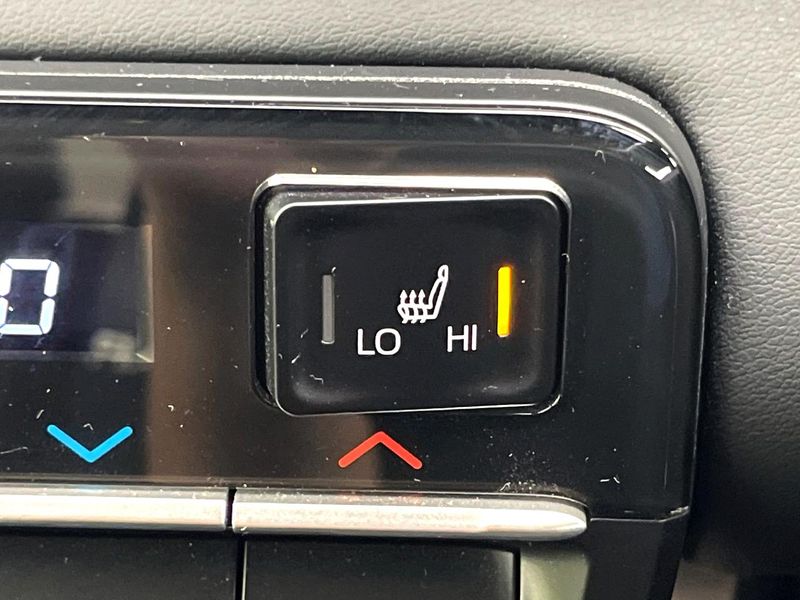 2022 Toyota Voxy 6AA-ZWR90W (UW-6a8facd444804)[19]