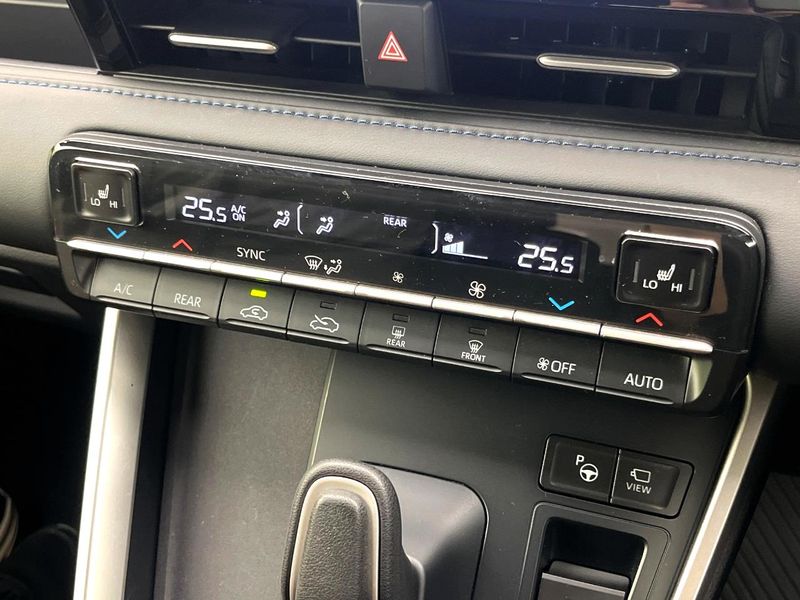 2022 Toyota Voxy 6AA-ZWR90W (UW-6a8facd444804)[18]