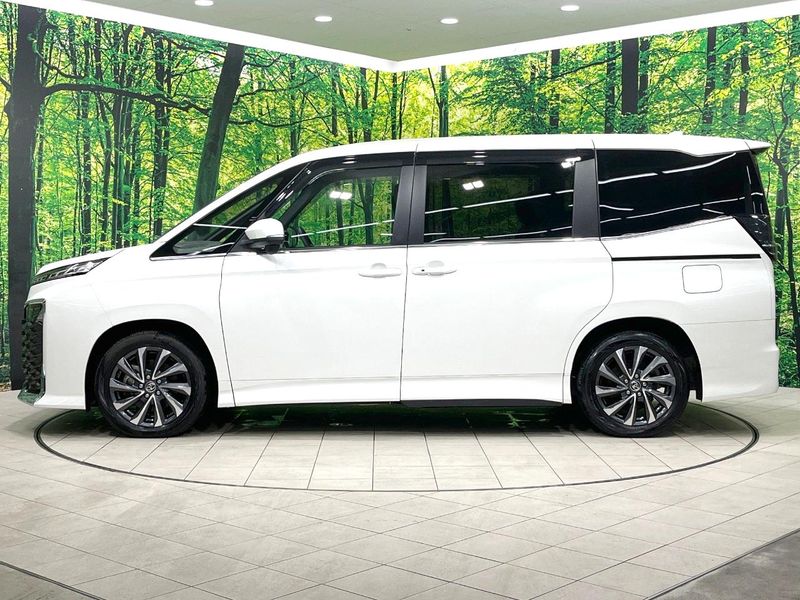 2023 Toyota Voxy 6AA-ZWR90W (UW-6a8facda3c799)[10]