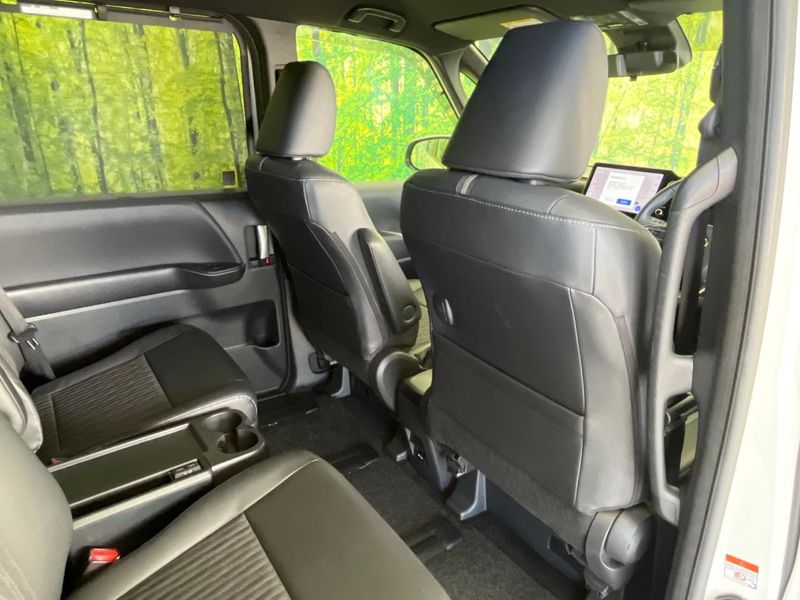 2023 Toyota Noah 6AA-ZWR90W (UW-6a8facda9cbc7)[26]