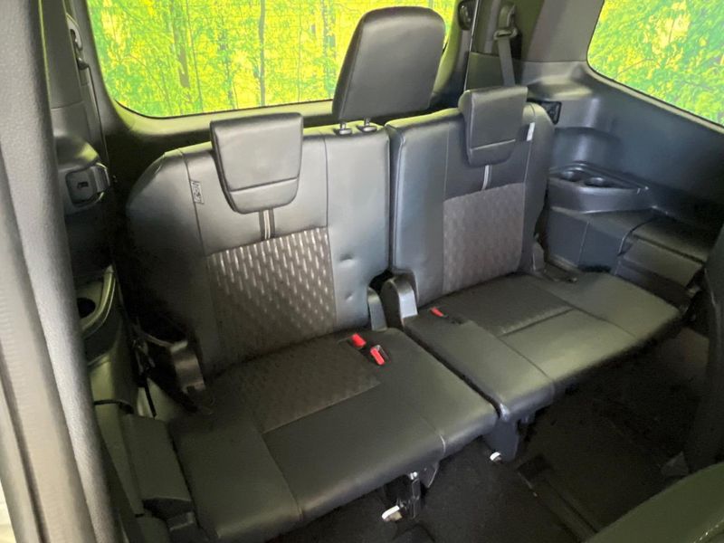 2023 Toyota Noah 6AA-ZWR90W (UW-6a8facda9cbc7)[23]