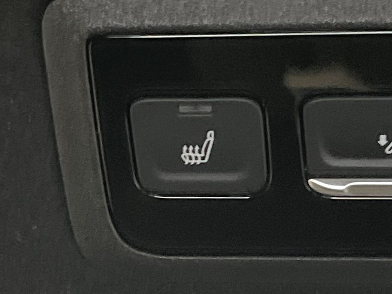 2024 Toyota Noah 6AA-ZWR90W (UW-6a8facdd99be6)[23]