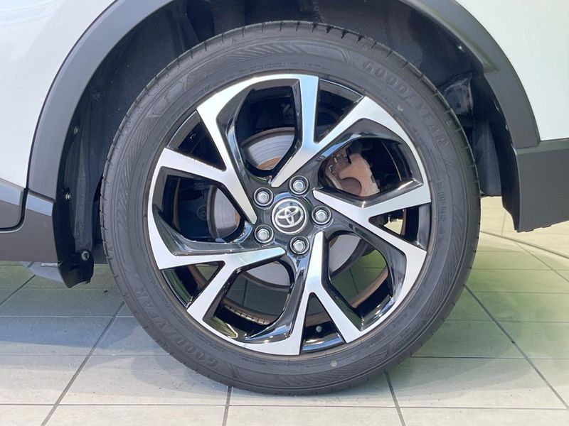 2020 Toyota C-HR 6AA-ZYX11 (UW-6a8face83b1f7)[16]
