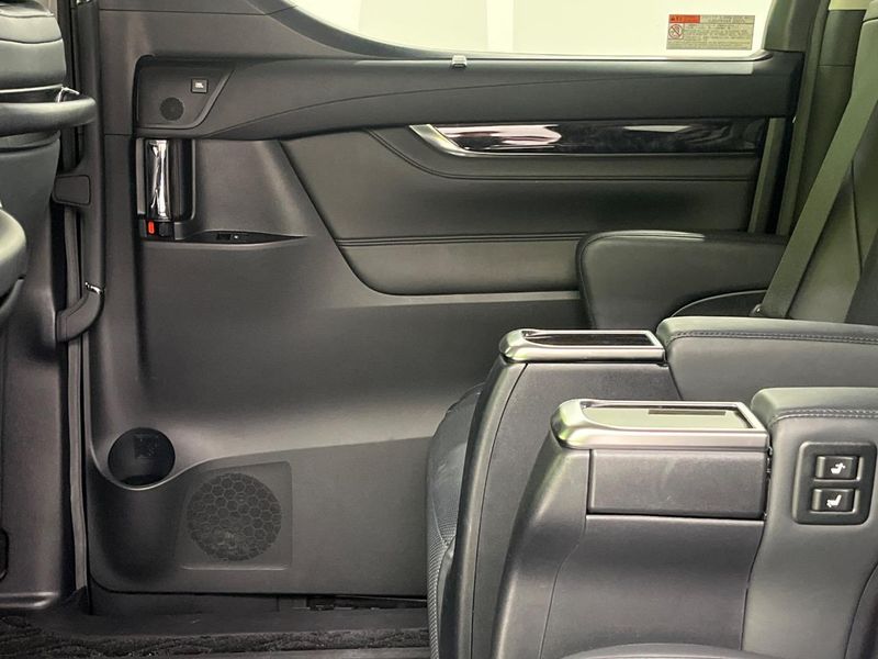 2018 Toyota Alphard DBA-AGH35W (UW-6a90faa424224)[23]