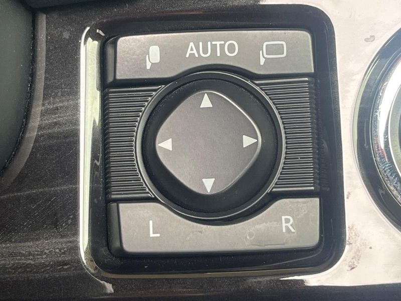 2016 Toyota Crown DBA-ARS210 (UW-6a90fab96d5ac)[28]