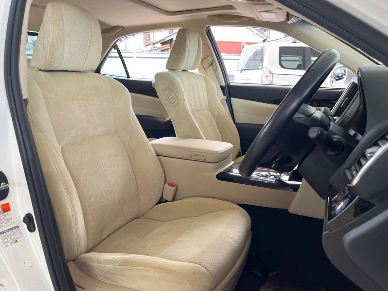 2018 Toyota Crown Hybrid DAA-AWS210 (UW-6a90fabf2f9da)[27]