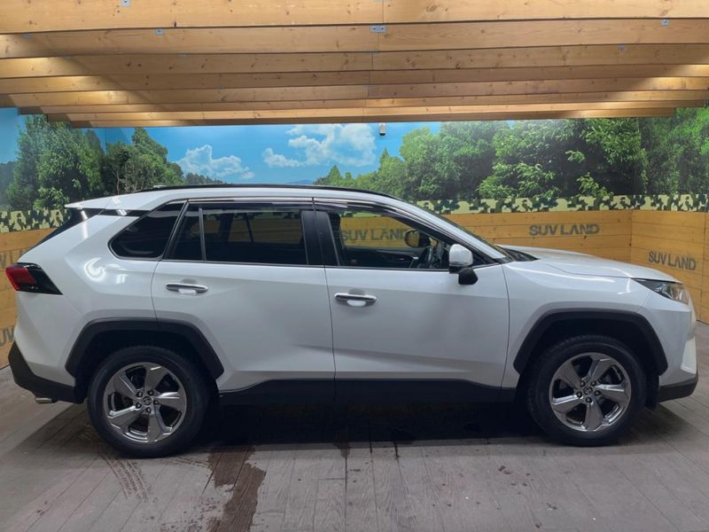 2021 Toyota RAV4 6AA-AXAH54 (UW-6a90fac264b89)[21]