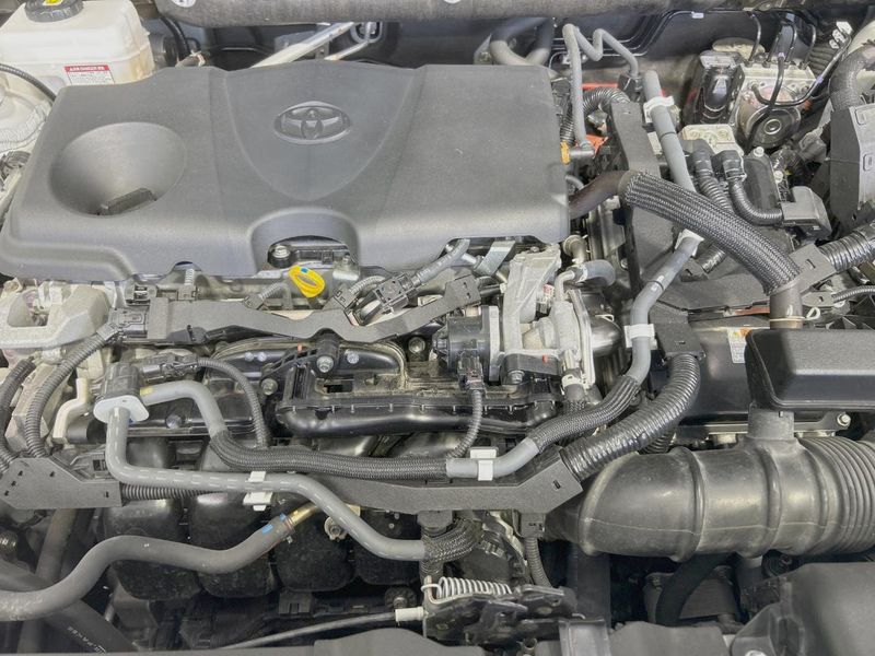 2021 Toyota Harrier Hybrid 6AA-AXUH80 (UW-6a90facae7644)[4]