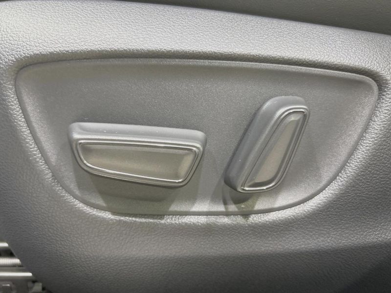 2021 Toyota Harrier Hybrid 6AA-AXUH80 (UW-6a90facae7644)[10]