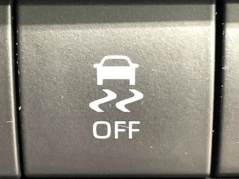 2023 Toyota Harrier Hybrid 6AA-AXUH80 (UW-6a90facfd3918)[13]