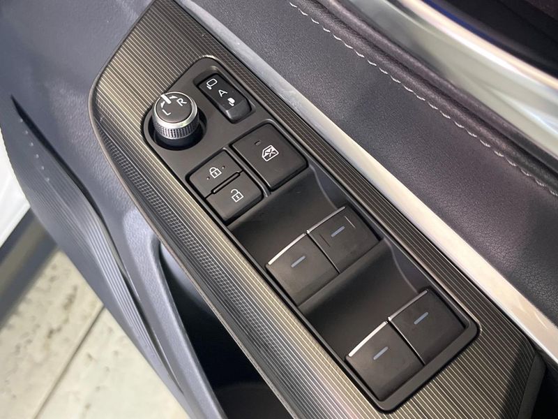 2024 Toyota Harrier Hybrid 6AA-AXUH80 (UW-6a90fad147aa7)[27]