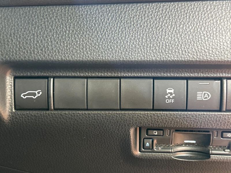 2024 Toyota Harrier Hybrid 6AA-AXUH80 (UW-6a90fad24f2bc)[5]