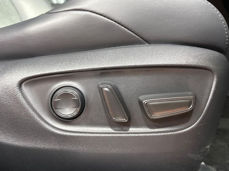 2024 Toyota Harrier Hybrid 6AA-AXUH80 (UW-6a90fad24f2bc)[22]