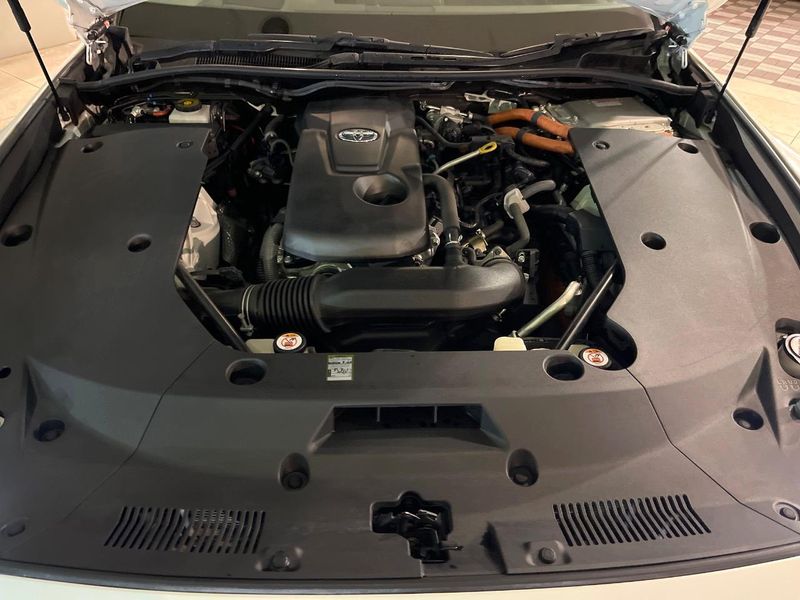 2018 Toyota Crown Hybrid 6AA-AZSH20 (UW-6a90fae10c83e)[4]