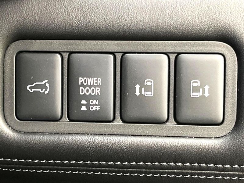 2021 Mitsubishi Delica D:5 3DA-CV1W (UW-6a90fb28668d2)[8]