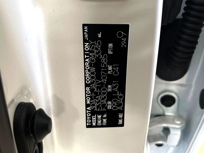 2023 Toyota Land Cruiser 3DA-FJA300W (UW-6a90fb54f364c)[1]
