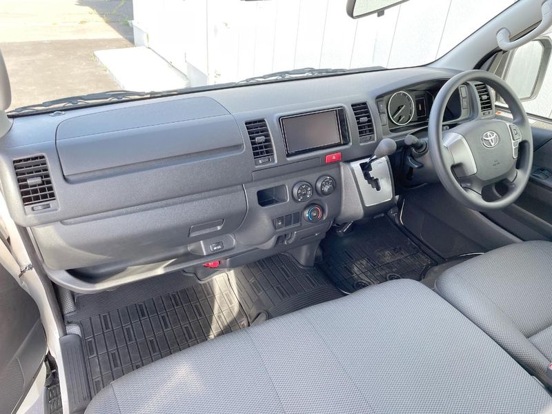 2025 Toyota Hiace Van 3DF-GDH206V (UW-6a90fb664c41e)[9]
