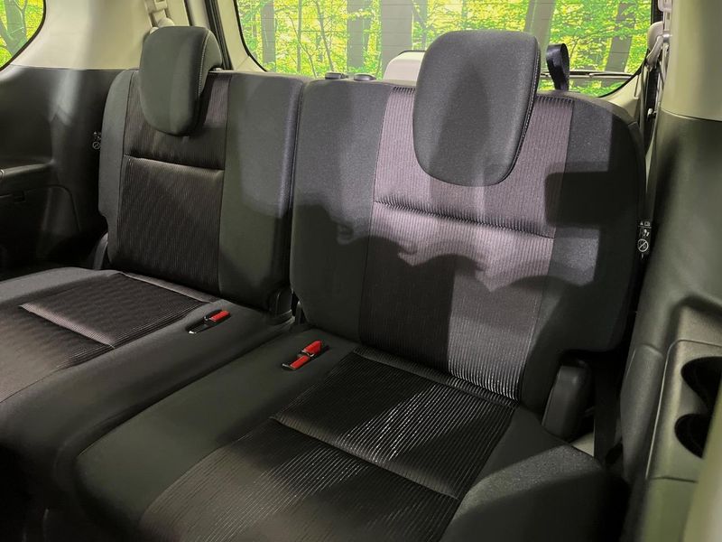 2017 Nissan Serena DAA-GFC27 (UW-6a90fb6f9396c)[29]