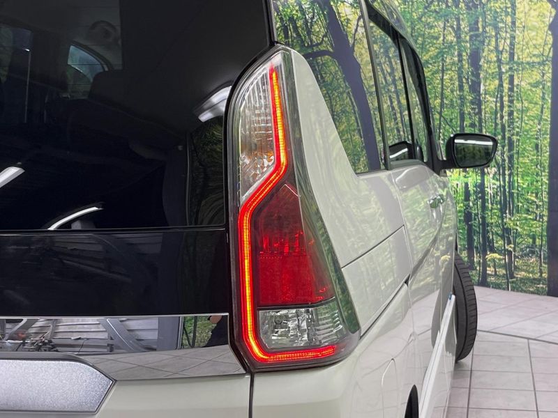 2017 Nissan Serena DAA-GFC27 (UW-6a90fb6f9396c)[16]