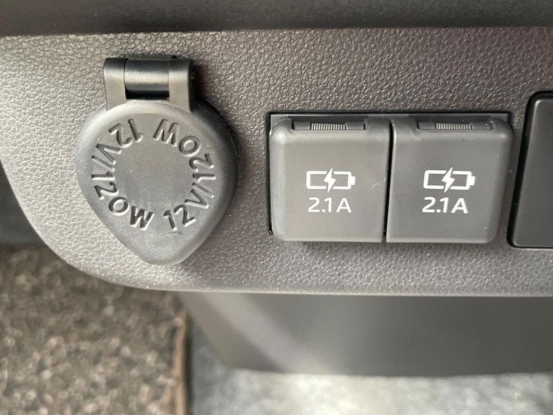 2022 Daihatsu Mira Tocot 5BA-LA550S (UW-6a90fc699f930)[15]