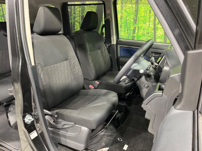 2017 Toyota Roomy DBA-M900A (UW-6a90fca25041f)[26]