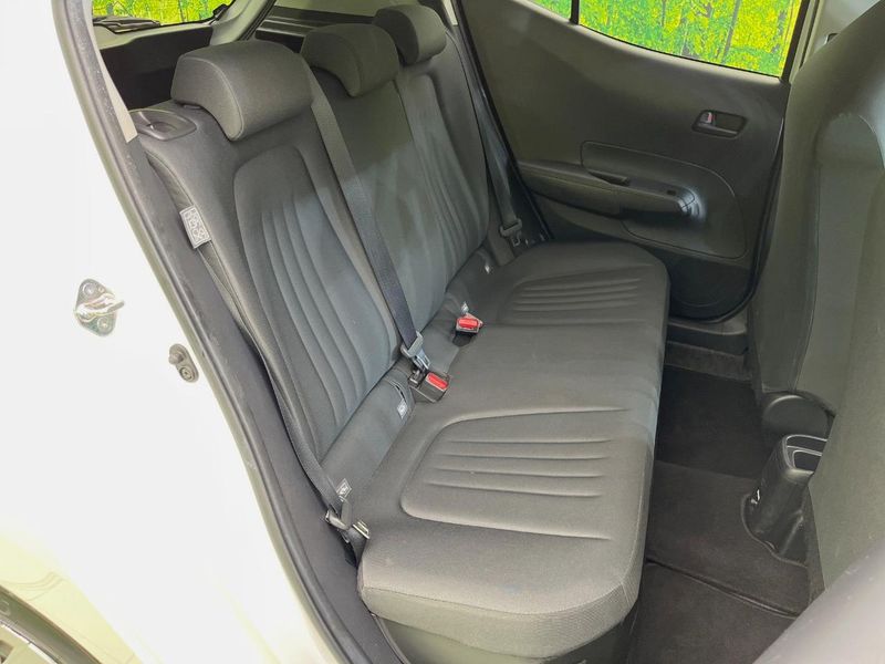 2022 Toyota Aqua 6AA-MXPK11 (UW-6a90fd39b37fc)[14]