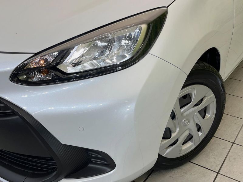 2022 Toyota Aqua 6AA-MXPK11 (UW-6a90fd39b37fc)[21]