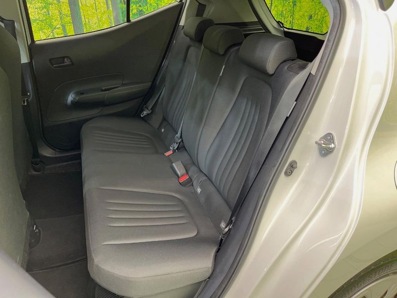 2022 Toyota Aqua 6AA-MXPK11 (UW-6a90fd39b37fc)[16]