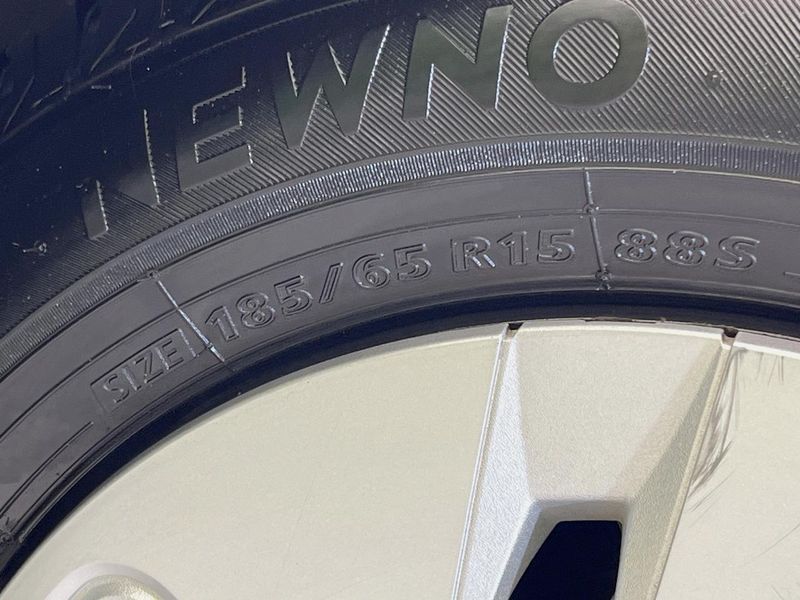 2022 Toyota Aqua 6AA-MXPK11 (UW-6a90fd39b37fc)[10]