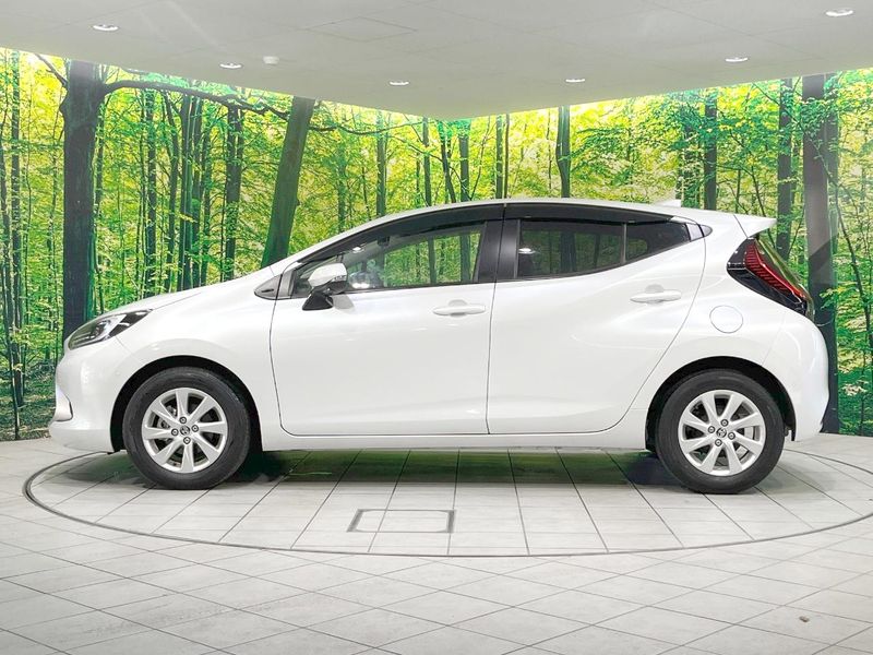 2023 Toyota Aqua 6AA-MXPK11 (UW-6a90fd3a6fc09)[8]
